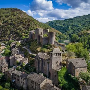 Restaurant Le Relays Du Chasteau - Logis 2*, Brousse-le-Chateau France